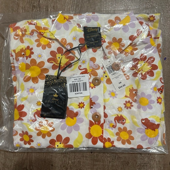 Her Universe Disney Tangled Pascal Button-Front - Picture 3 of 3